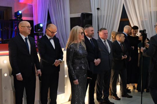 Studniówka 2025 - Zespół Szkół Ekonomicznych i Mundurowych w Chełmie cz. II [GALERIA ZDJĘĆ]