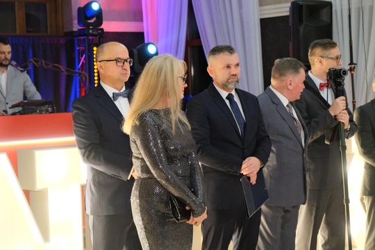 Studniówka 2025 - Zespół Szkół Ekonomicznych i Mundurowych w Chełmie cz. II [GALERIA ZDJĘĆ]