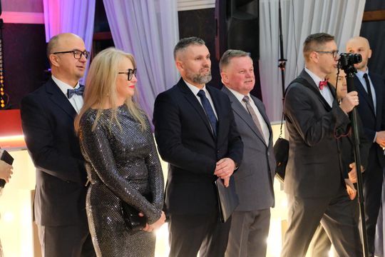 Studniówka 2025 - Zespół Szkół Ekonomicznych i Mundurowych w Chełmie cz. II [GALERIA ZDJĘĆ]
