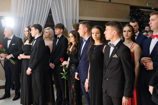 Studniówka 2025 - Zespół Szkół Ekonomicznych i Mundurowych w Chełmie cz. II [GALERIA ZDJĘĆ]