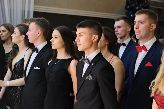 Studniówka 2025 - Zespół Szkół Ekonomicznych i Mundurowych w Chełmie cz. II [GALERIA ZDJĘĆ]