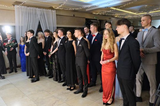 Studniówka 2025 - Zespół Szkół Ekonomicznych i Mundurowych w Chełmie cz. II [GALERIA ZDJĘĆ]