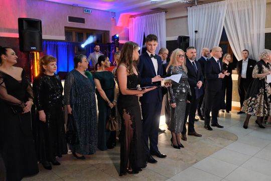 Studniówka 2025 - Zespół Szkół Ekonomicznych i Mundurowych w Chełmie cz. II [GALERIA ZDJĘĆ]