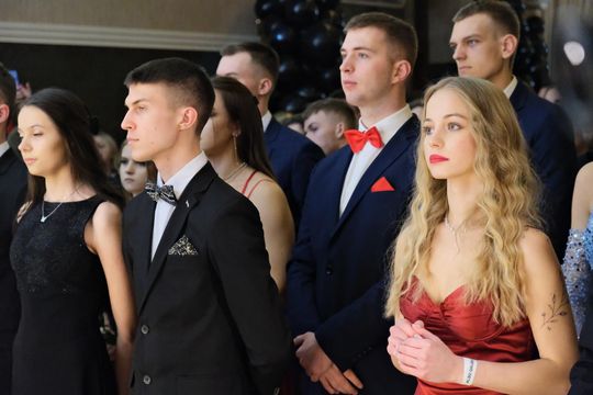 Studniówka 2025 - Zespół Szkół Ekonomicznych i Mundurowych w Chełmie cz. II [GALERIA ZDJĘĆ]