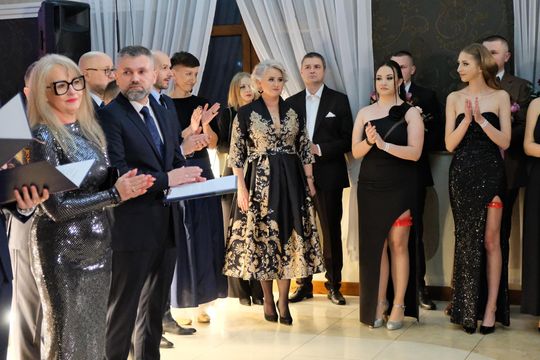 Studniówka 2025 - Zespół Szkół Ekonomicznych i Mundurowych w Chełmie cz. II [GALERIA ZDJĘĆ]