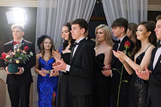 Studniówka 2025 - Zespół Szkół Ekonomicznych i Mundurowych w Chełmie cz. II [GALERIA ZDJĘĆ]