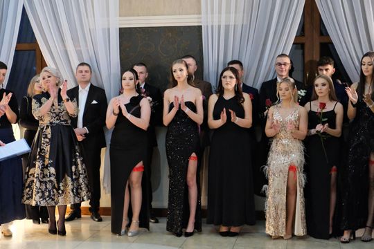 Studniówka 2025 - Zespół Szkół Ekonomicznych i Mundurowych w Chełmie cz. II [GALERIA ZDJĘĆ]