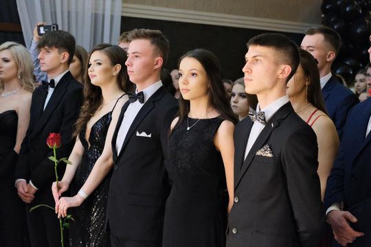 Studniówka 2025 - Zespół Szkół Ekonomicznych i Mundurowych w Chełmie cz. II [GALERIA ZDJĘĆ]