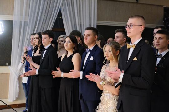 Studniówka 2025 - Zespół Szkół Ekonomicznych i Mundurowych w Chełmie cz. II [GALERIA ZDJĘĆ]