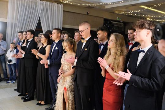 Studniówka 2025 - Zespół Szkół Ekonomicznych i Mundurowych w Chełmie cz. II [GALERIA ZDJĘĆ]