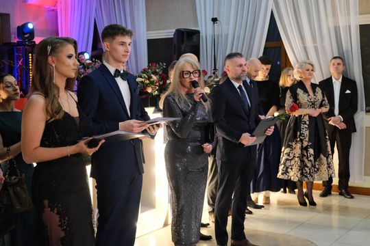 Studniówka 2025 - Zespół Szkół Ekonomicznych i Mundurowych w Chełmie cz. II [GALERIA ZDJĘĆ]