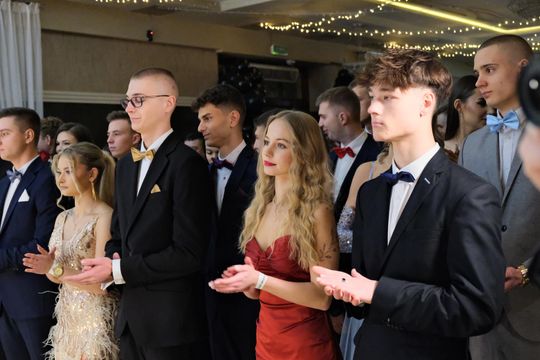 Studniówka 2025 - Zespół Szkół Ekonomicznych i Mundurowych w Chełmie cz. II [GALERIA ZDJĘĆ]