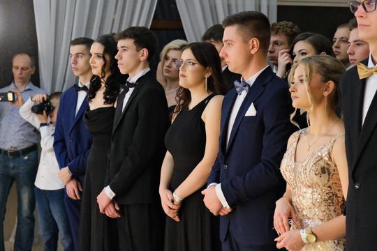 Studniówka 2025 - Zespół Szkół Ekonomicznych i Mundurowych w Chełmie cz. II [GALERIA ZDJĘĆ]