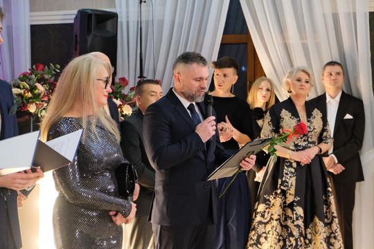 Studniówka 2025 - Zespół Szkół Ekonomicznych i Mundurowych w Chełmie cz. II [GALERIA ZDJĘĆ]