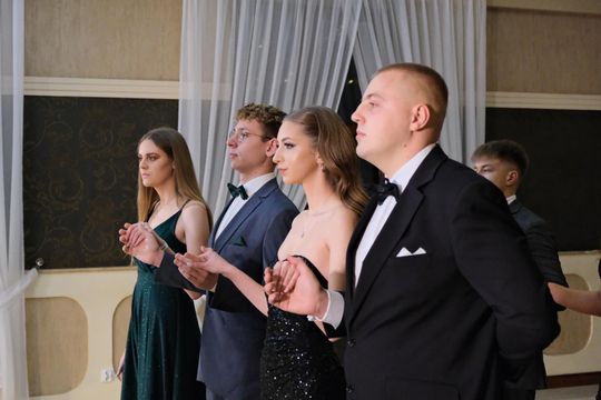 Studniówka 2025 - Zespół Szkół Ekonomicznych i Mundurowych w Chełmie cz. II [GALERIA ZDJĘĆ]