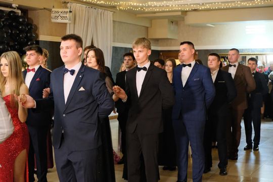 Studniówka 2025 - Zespół Szkół Ekonomicznych i Mundurowych w Chełmie cz. II [GALERIA ZDJĘĆ]