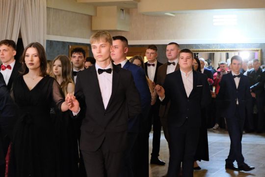 Studniówka 2025 - Zespół Szkół Ekonomicznych i Mundurowych w Chełmie cz. II [GALERIA ZDJĘĆ]