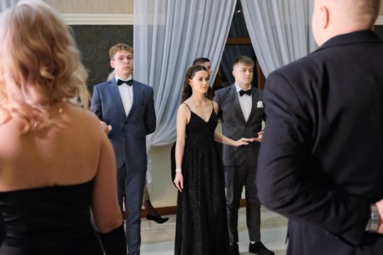 Studniówka 2025 - Zespół Szkół Ekonomicznych i Mundurowych w Chełmie cz. II [GALERIA ZDJĘĆ]