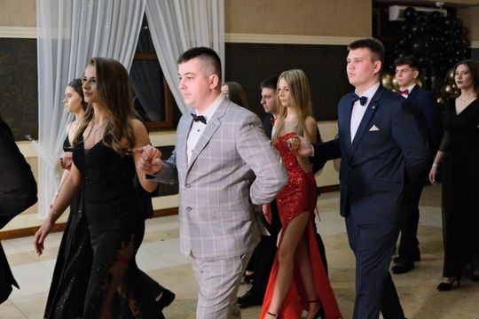 Studniówka 2025 - Zespół Szkół Ekonomicznych i Mundurowych w Chełmie cz. II [GALERIA ZDJĘĆ]