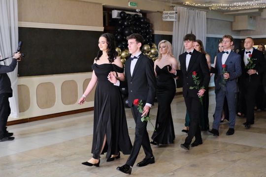 Studniówka 2025 - Zespół Szkół Ekonomicznych i Mundurowych w Chełmie cz. II [GALERIA ZDJĘĆ]