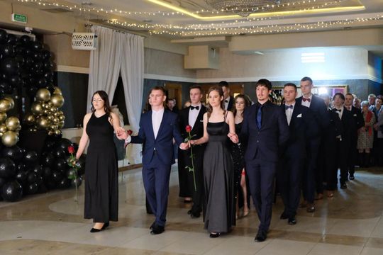 Studniówka 2025 - Zespół Szkół Ekonomicznych i Mundurowych w Chełmie cz. II [GALERIA ZDJĘĆ]