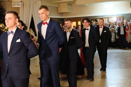 Studniówka 2025 - Zespół Szkół Ekonomicznych i Mundurowych w Chełmie cz. II [GALERIA ZDJĘĆ]