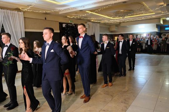 Studniówka 2025 - Zespół Szkół Ekonomicznych i Mundurowych w Chełmie cz. II [GALERIA ZDJĘĆ]