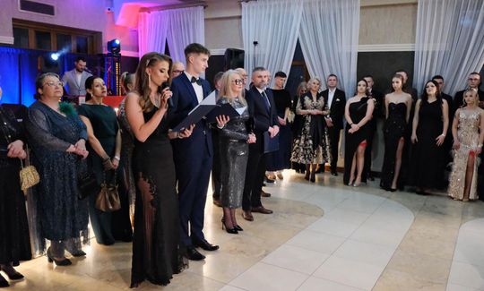 Studniówka 2025 - Zespół Szkół Ekonomicznych i Mundurowych w Chełmie cz. II [GALERIA ZDJĘĆ]