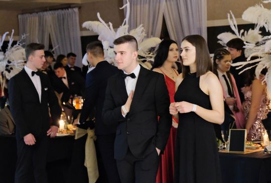 Studniówka 2025 - Zespół Szkół Ekonomicznych i Mundurowych w Chełmie cz. II [GALERIA ZDJĘĆ]