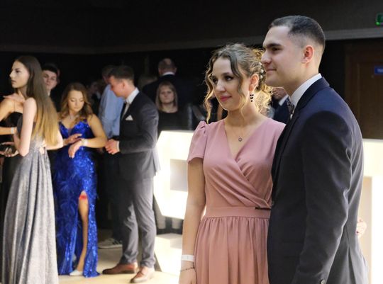 Studniówka 2025 - Zespół Szkół Ekonomicznych i Mundurowych w Chełmie cz. II [GALERIA ZDJĘĆ]