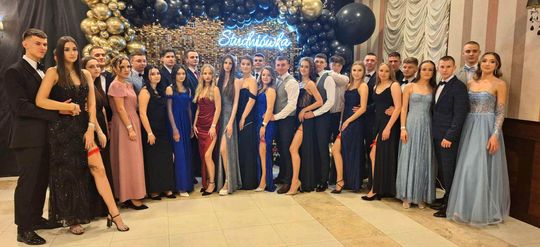 Studniówka 2025 - Zespół Szkół Ekonomicznych i Mundurowych w Chełmie cz. II [GALERIA ZDJĘĆ]