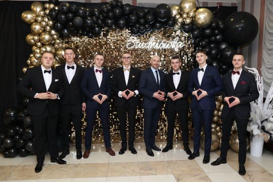 Studniówka 2025 - Zespół Szkół Ekonomicznych i Mundurowych w Chełmie cz. II [GALERIA ZDJĘĆ]