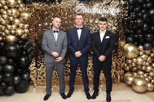 Studniówka 2025 - Zespół Szkół Ekonomicznych i Mundurowych w Chełmie cz. II [GALERIA ZDJĘĆ]