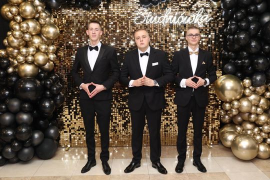 Studniówka 2025 - Zespół Szkół Ekonomicznych i Mundurowych w Chełmie cz. II [GALERIA ZDJĘĆ]