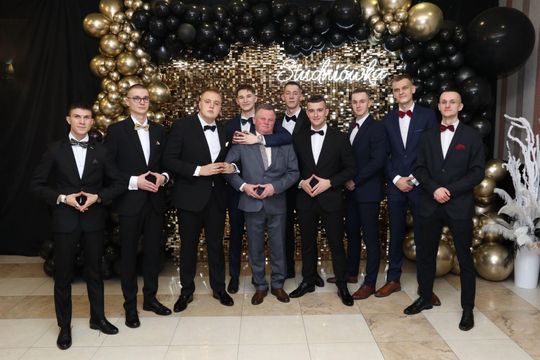 Studniówka 2025 - Zespół Szkół Ekonomicznych i Mundurowych w Chełmie cz. II [GALERIA ZDJĘĆ]