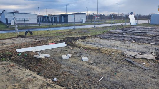 Chełm. Wielkie śmietnisko przy Karłowicza! Prezydent Banaszek zdegustowany... [ZDJĘCIA]