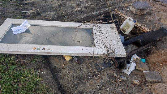 Chełm. Wielkie śmietnisko przy Karłowicza! Prezydent Banaszek zdegustowany... [ZDJĘCIA]
