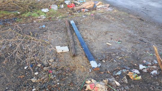 Chełm. Wielkie śmietnisko przy Karłowicza! Prezydent Banaszek zdegustowany... [ZDJĘCIA]