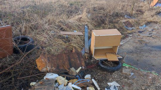 Chełm. Wielkie śmietnisko przy Karłowicza! Prezydent Banaszek zdegustowany... [ZDJĘCIA]