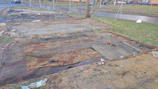 Chełm. Wielkie śmietnisko przy Karłowicza! Prezydent Banaszek zdegustowany... [ZDJĘCIA]