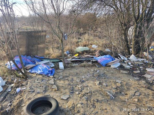 Chełm. Wielkie śmietnisko przy Karłowicza! Prezydent Banaszek zdegustowany... [ZDJĘCIA]