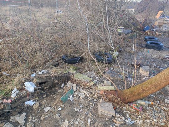 Chełm. Wielkie śmietnisko przy Karłowicza! Prezydent Banaszek zdegustowany... [ZDJĘCIA]