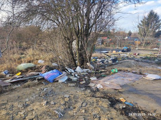 Chełm. Wielkie śmietnisko przy Karłowicza! Prezydent Banaszek zdegustowany... [ZDJĘCIA]