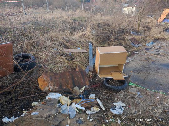 Chełm. Wielkie śmietnisko przy Karłowicza! Prezydent Banaszek zdegustowany... [ZDJĘCIA]