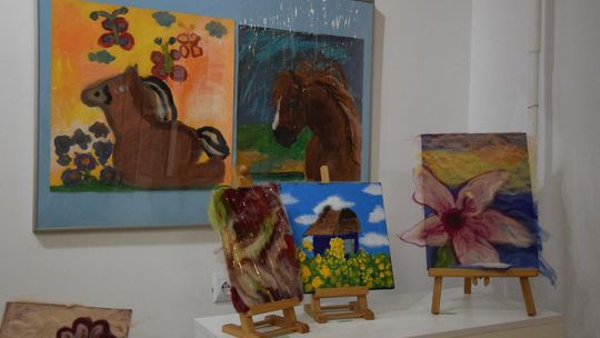 Chełm. Wernisaż wystawy Rok-pracowni plastycznej Modna Sztuka [GALERIA ZDJĘĆ]