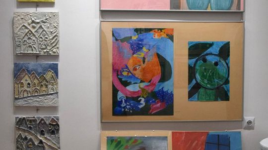 Chełm. Wernisaż wystawy Rok-pracowni plastycznej Modna Sztuka [GALERIA ZDJĘĆ]