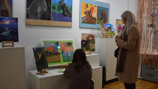 Chełm. Wernisaż wystawy Rok-pracowni plastycznej Modna Sztuka [GALERIA ZDJĘĆ]