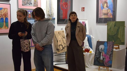 Chełm. Wernisaż wystawy Rok-pracowni plastycznej Modna Sztuka [GALERIA ZDJĘĆ]