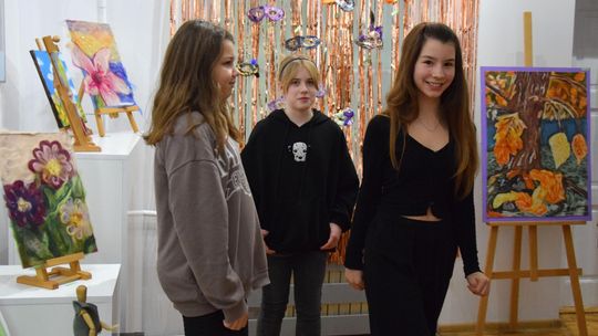 Chełm. Wernisaż wystawy Rok-pracowni plastycznej Modna Sztuka [GALERIA ZDJĘĆ]