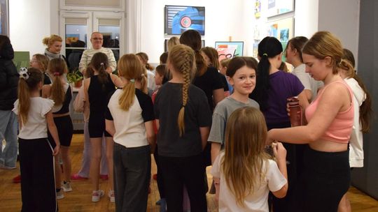 Chełm. Wernisaż wystawy Rok-pracowni plastycznej Modna Sztuka [GALERIA ZDJĘĆ]